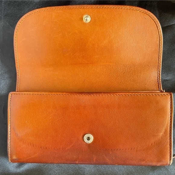 Authentic Gucci Wallet​​ - Picture 2 of 6